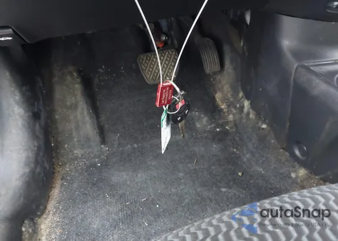 2015 Nissan Versa Note S (Sr)/S Plus/Sl/Sr/Sv z USA, uszkodzony, nr VIN 3N1CE2CP4FL382051